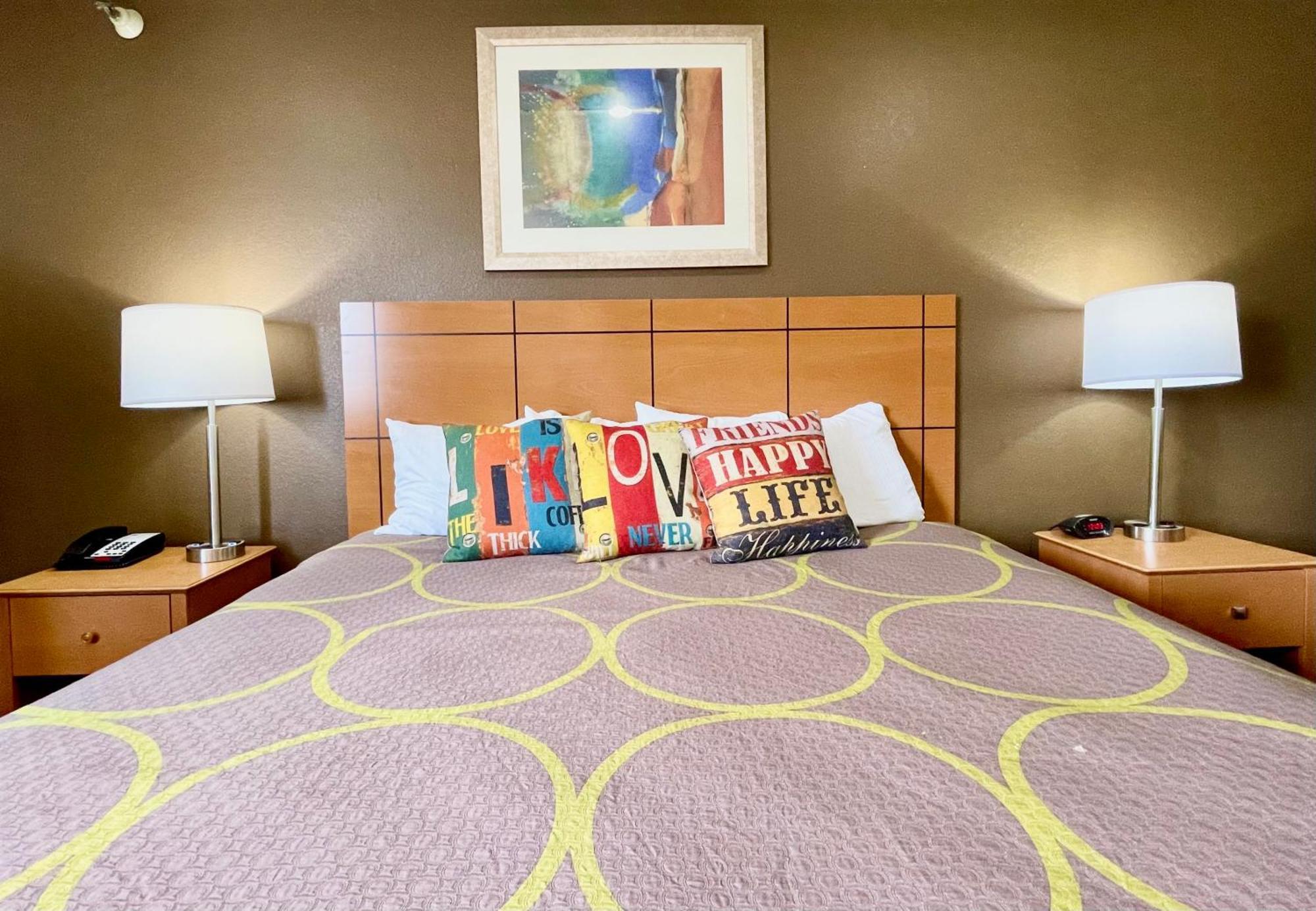 The Quincy Inn & Suites ภายนอก รูปภาพ