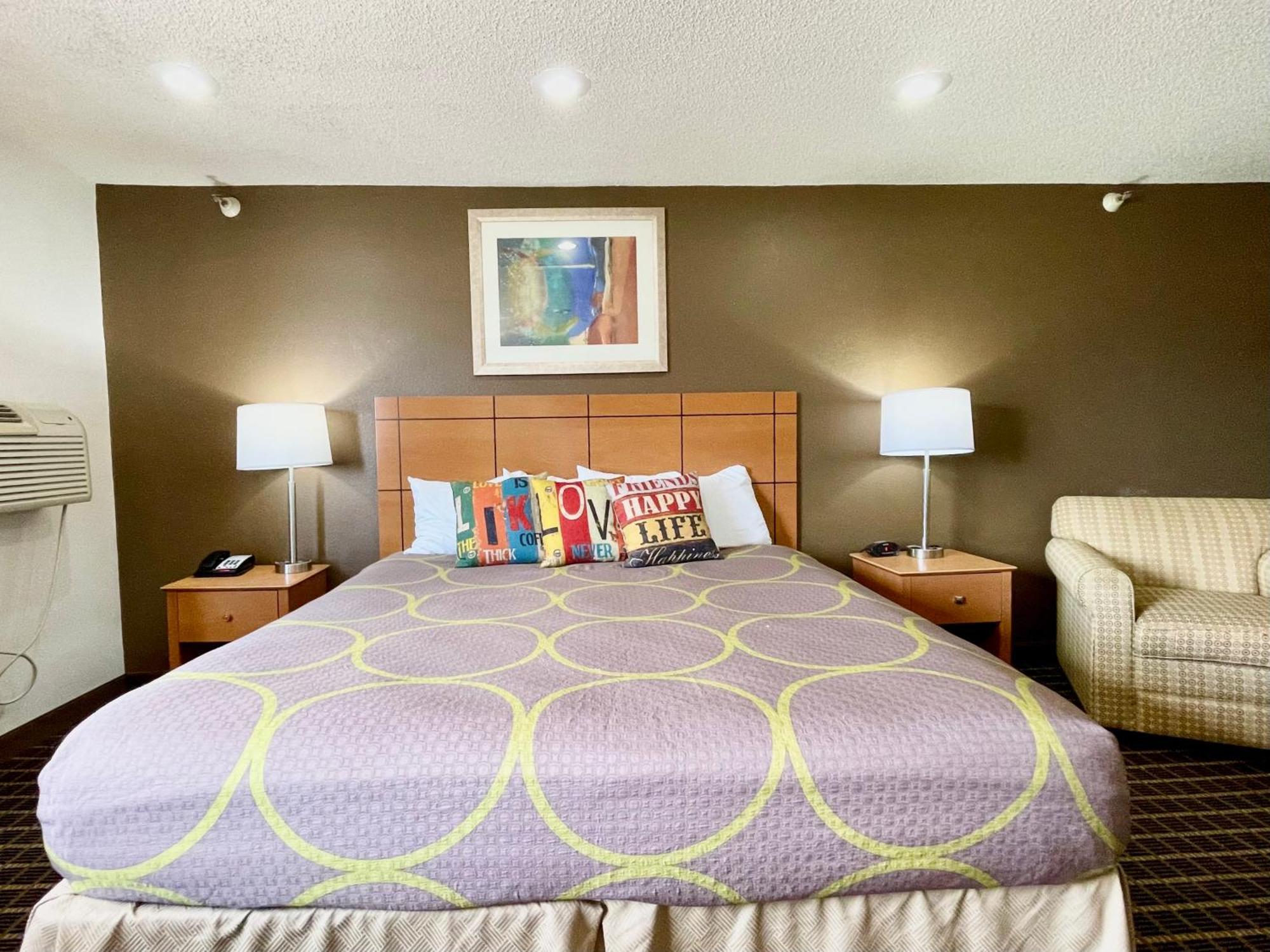 The Quincy Inn & Suites ภายนอก รูปภาพ